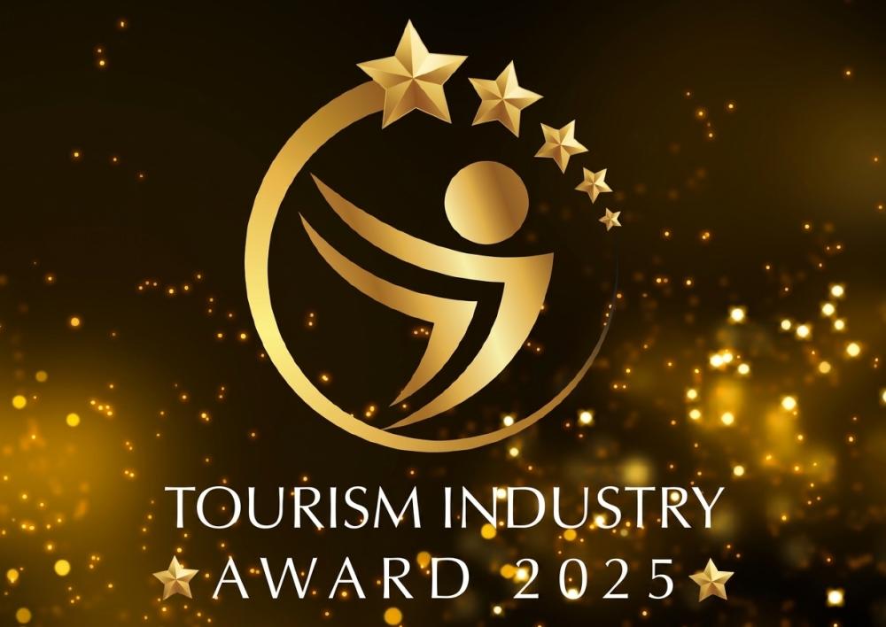Best Innovative Airport Services Award Trophy
